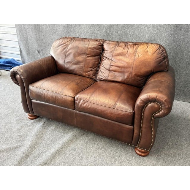 Thomasville Thomasville Traditional Brown Leather Loveseat For Sale - Image 4 of 12