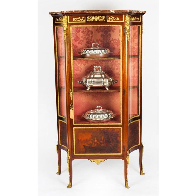 French Display Cabinet from Vernis Martin, 19th Century For Sale - Image 3 of 18