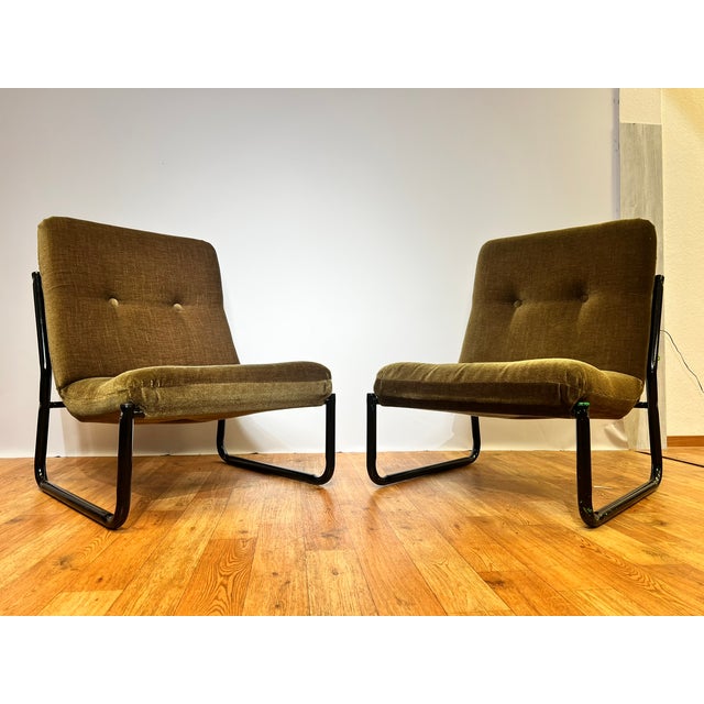 Bauhaus Black Steel and Green Upholstery Lounge Chairs, 1970s, Set of 3 For Sale - Image 3 of 18