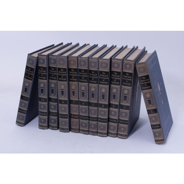 Traditional Set of Illustrated c.1959 Encyclopedia of Knowledge Books For Sale - Image 3 of 12