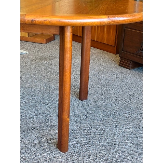 Danish Mid Century Modern Extending Teak Round Dining Table c.1960 For Sale - Image 9 of 11