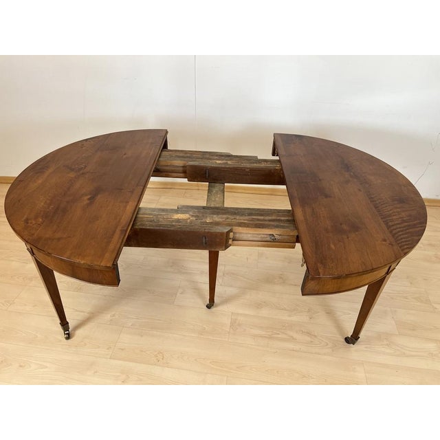 Biedermeier Walnut Expandable Dining Table, Switzerland, 1820 For Sale - Image 6 of 18