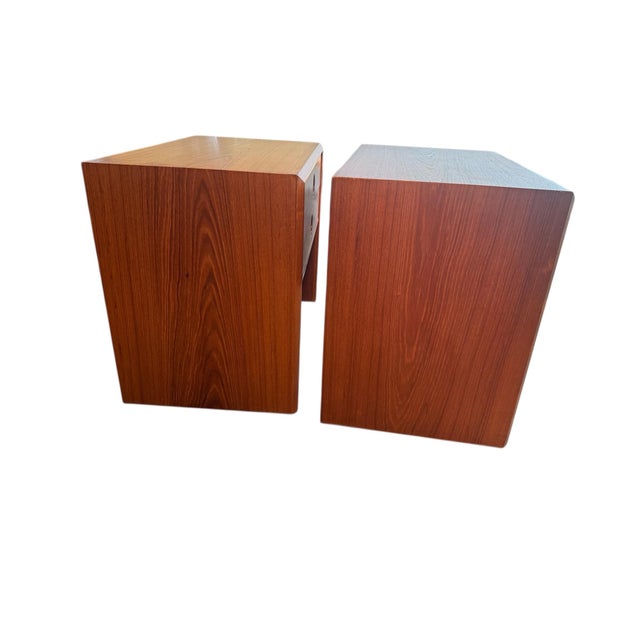 Soborg Mobelfabrik 1970s Pair of Danish Teak Nightstands Endtables Two Drawer Finished Backside Kai Kristiansen for Mobelfabrik For Sale - Image 4 of 12