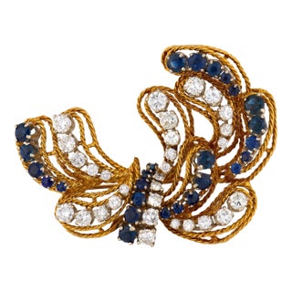 Vintage 4.40 Carat Total Weight Diamond and Sapphire 18k Yellow Gold Brooch For Sale