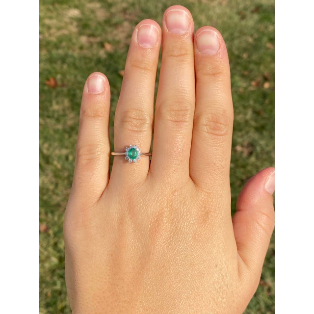 The 89th Avenue: Natural Emerald and Diamond Halo Ring in White Gold For Sale - Image 9 of 10