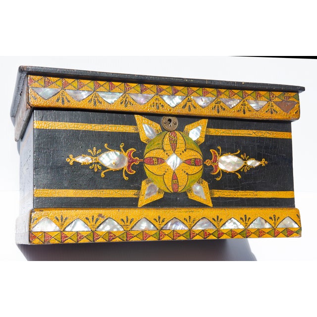 Wood Exceptional 19th Century Painted and Inlaid American Box For Sale - Image 7 of 9