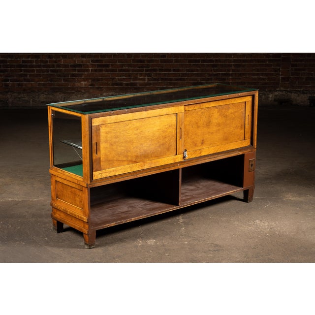 Early 20th Century Wooden Display Case by Rieder and Sons For Sale In Chicago - Image 6 of 11