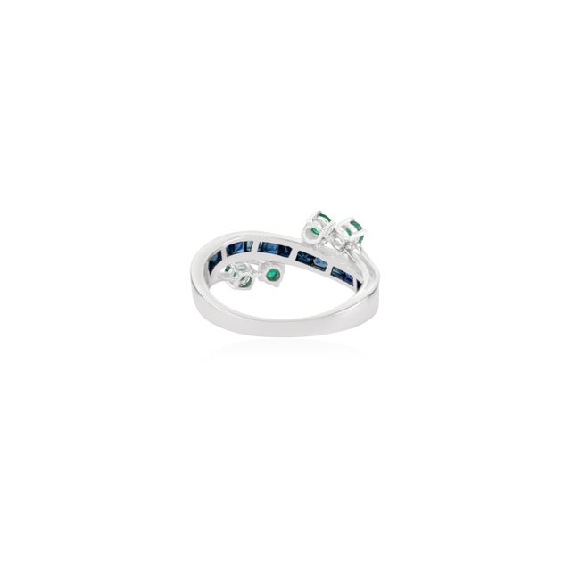 Metal 925 Sterling Silver Emerald & Blue Sapphire Channel-Set Band Ring - Size 7 For Sale - Image 7 of 11