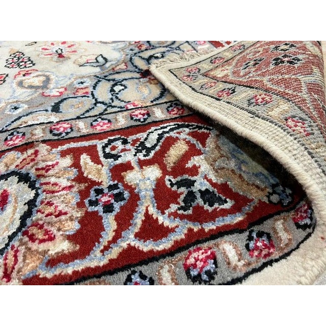 2020s 8x10 Ivory Hand-Knotted Wool Silk Rosette Centerpiece Traditional Carpet Rug For Sale - Image 5 of 6