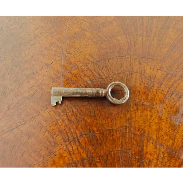 18th Century Style Walnut Knee Hole Writing Desk with Key and Lock, 1930 For Sale - Image 10 of 18