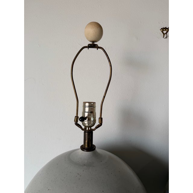 Pair of Vintage Mid-Century California Studio Pottery Stoneware Table Lamps With Hand-Painted Floral Motif For Sale In Miami - Image 6 of 12