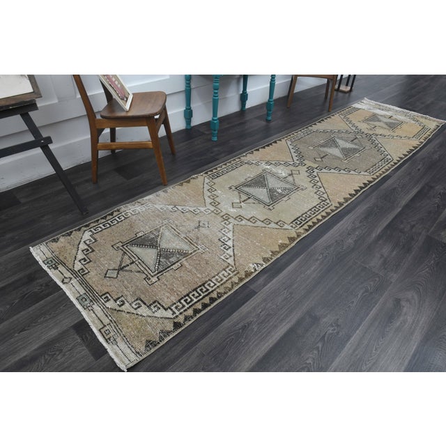 1970s Vintage Handmade Wool Cotton Turkish Beige Area Rug For Sale - Image 4 of 11