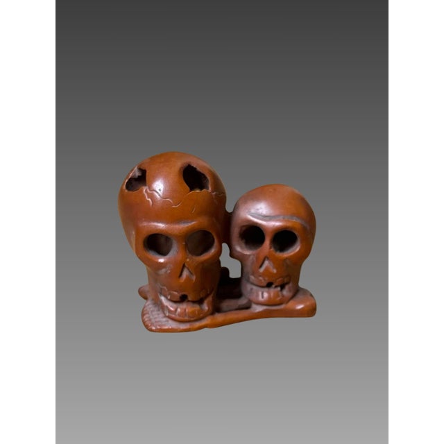 Brown Japanese Meiji Era Netsuke with Skulls, 19th Century For Sale - Image 8 of 8