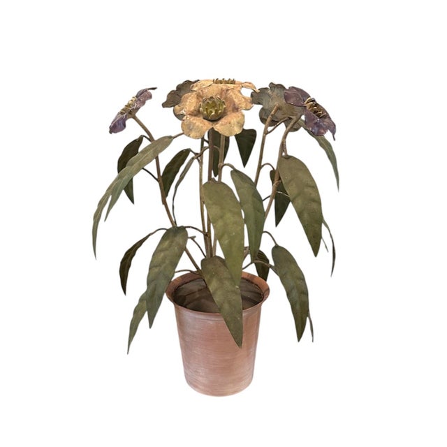 French Vintage Italian Hand Painted Potted Tole Violets Floral Arrangement / Flower Sculpture / Object, in Purple & Peach Pink For Sale - Image 3 of 9