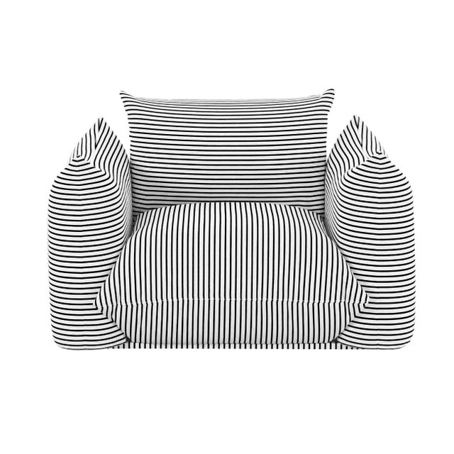 Meet Saint Tropez's bolder, outdoor counterpart. The striped Saint Tropez chair adds another layer of fun and flexibility...