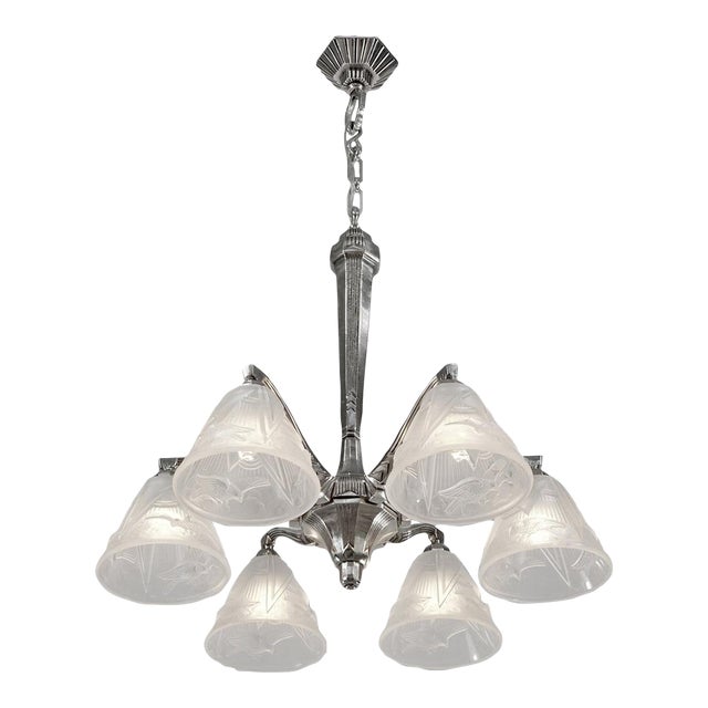 Hettier & Vincent & Hanots French Art Deco Chandelier 1930s - Frosted Birds Glass For Sale