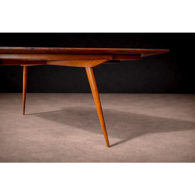 Mid-Century Modern Dining Table in Caviuna, Ernesto Hauner for Mobilinea, 1950s For Sale - Image 3 of 12