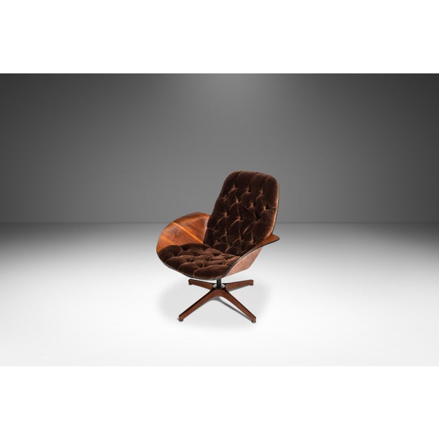 Plycraft Rare Mid-Century Modern "Mrs." Lounge Chair in Walnut & Original Vinyl Attributed to George Mulhauser for Plycraft, Usa, C. 1960s For Sale - Image 4 of 18