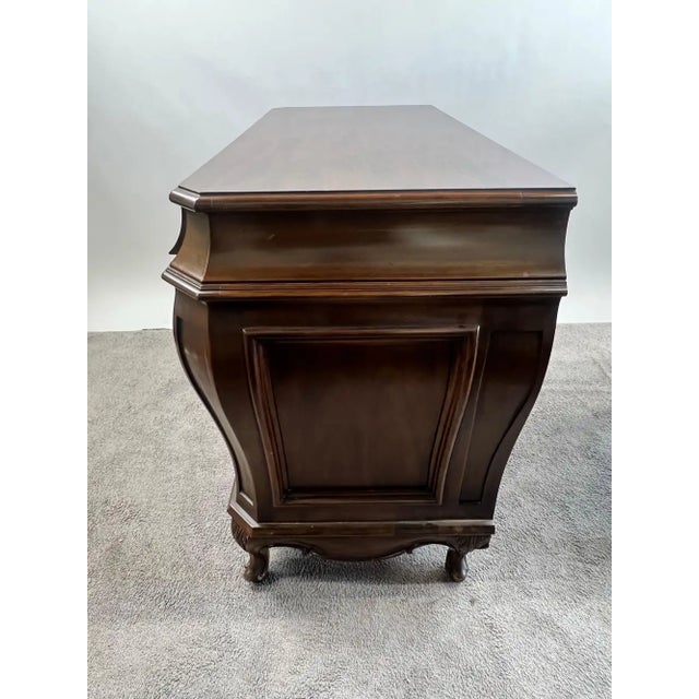 1980s Karges Louis XVI Style Bombe Burl Walnut Three-Drawer Commode or Chest, 1980's For Sale - Image 5 of 17