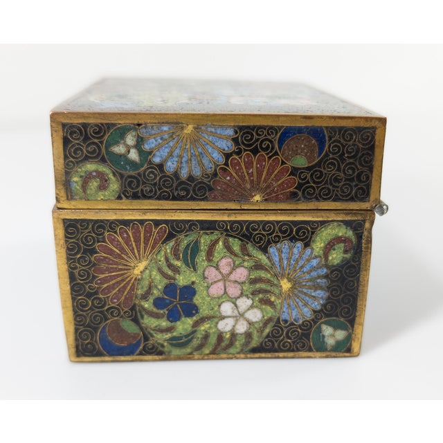 Late 19th Century 19th Century Japanese Aesthetic Style Cloisonne Enamel Box For Sale - Image 5 of 10