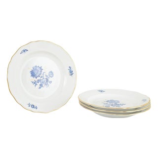 Porcelain Dinner Plates with Blue Floral Motifs and Gilt Rim from Meissen, Set of 4 For Sale