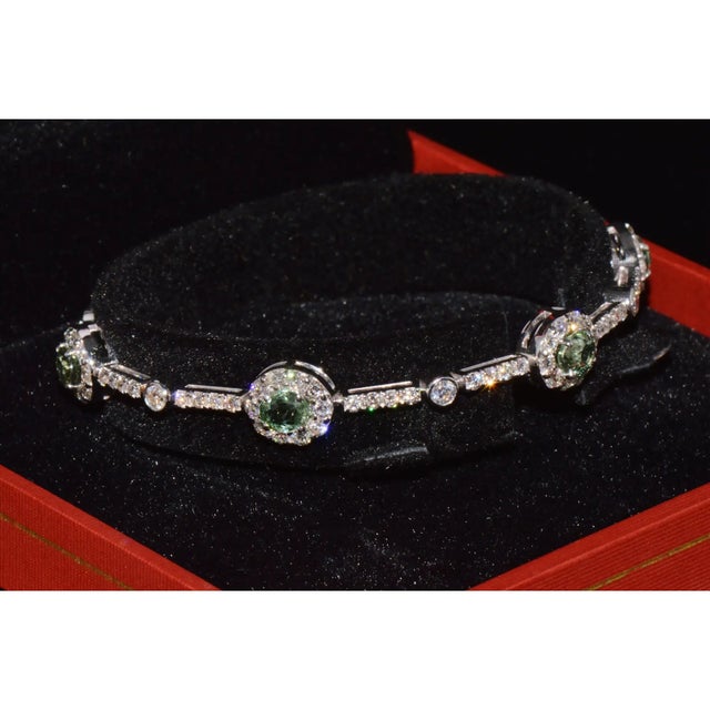 Certified Natural 6.74cts vs F Diamond Green Sapphire 18k Solid Gold Tennis Stacking Bracelet For Sale - Image 11 of 12