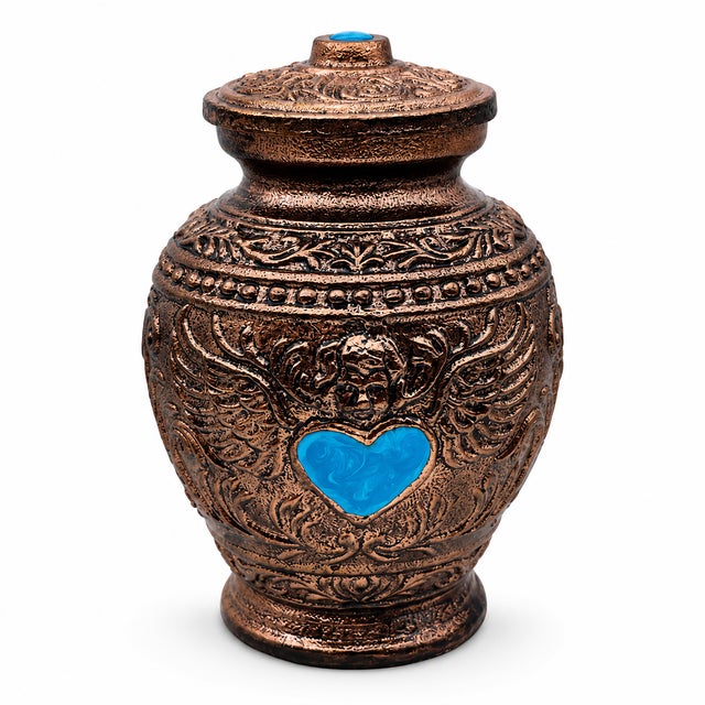 PREMIUM SOLID METAL CONSTRUCTION: Crafted from high-quality solid metal, this keepsake urn offers lasting durability and a...