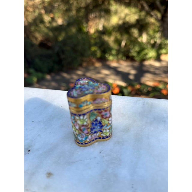 1970s Vintage Chinese Cloisonné Enamel Box For Sale - Image 5 of 15
