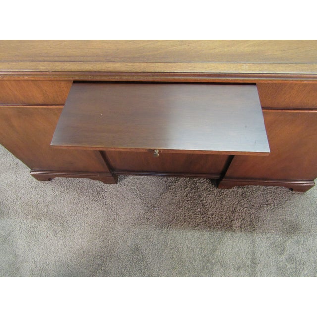 Kittinger Solid Mahogany Executives Desk For Sale - Image 10 of 10