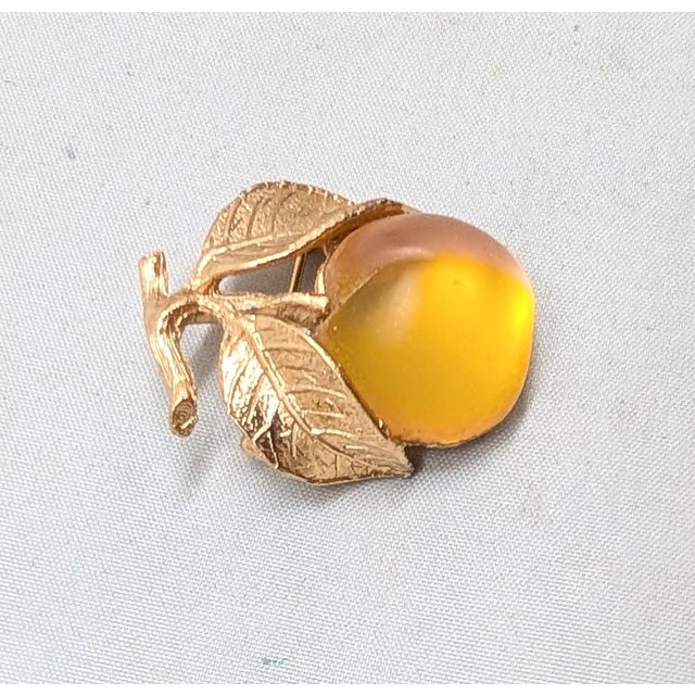 Yellow Vintage Signed Napier Goldtone Yellow Peach Brooch For Sale - Image 8 of 9
