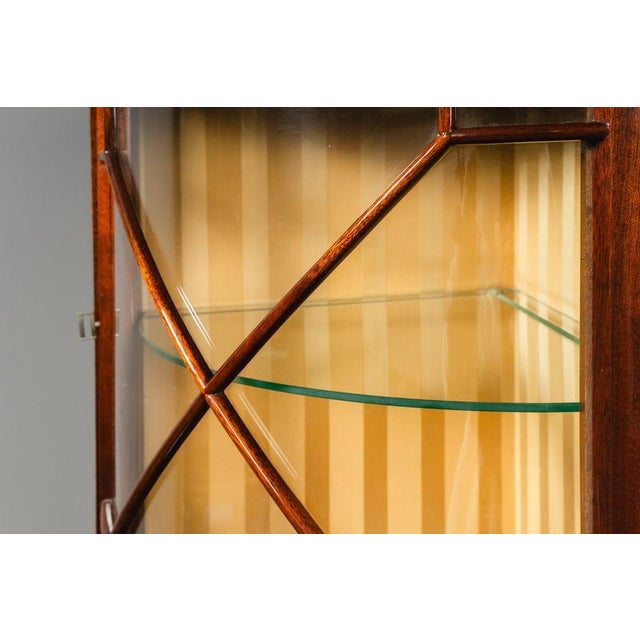 Late 20th Century English Corner Display Cabinet For Sale - Image 17 of 18