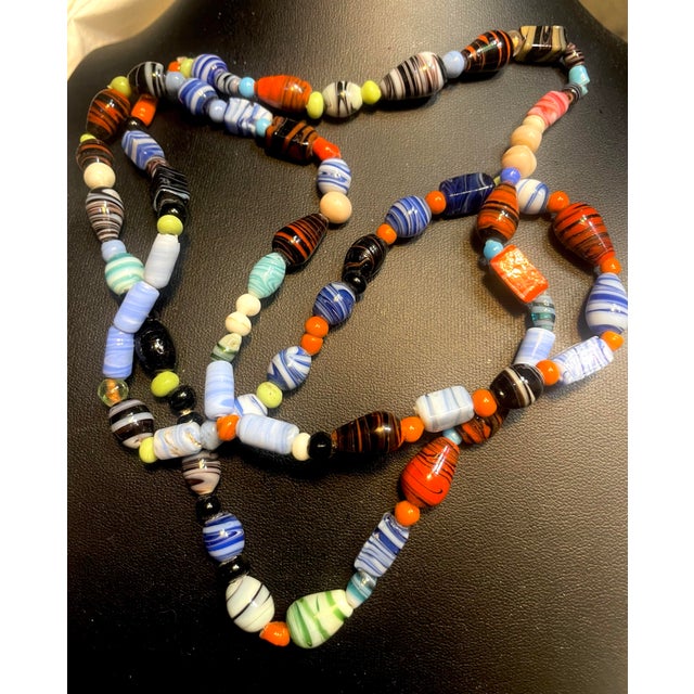 Mid-Century Modern MCM Jewelry Vibrant Bohemian/Czech Lampwork Art Glass Beaded Necklace For Sale - Image 3 of 5