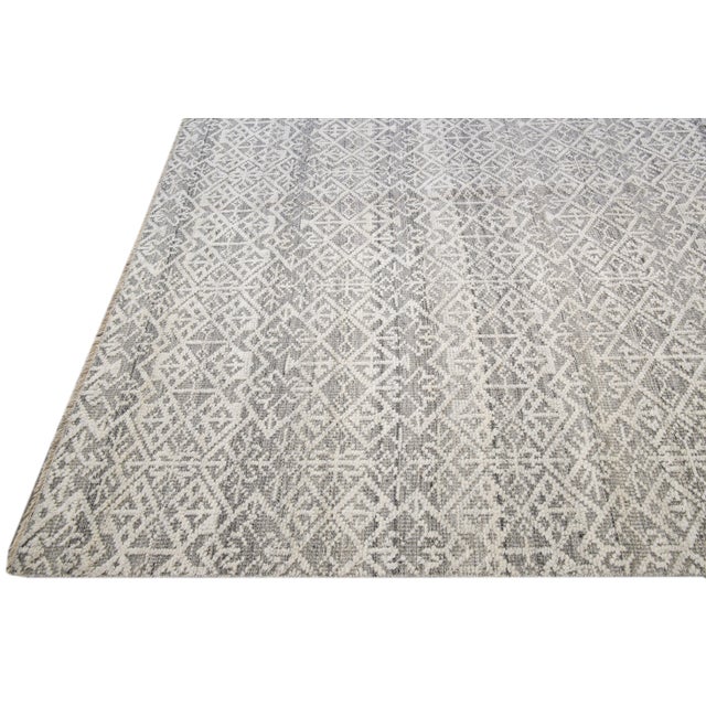 Modern Transitional Gray and Ivory Handmade Allover Geometric Oversize Wool Rug For Sale - Image 4 of 10