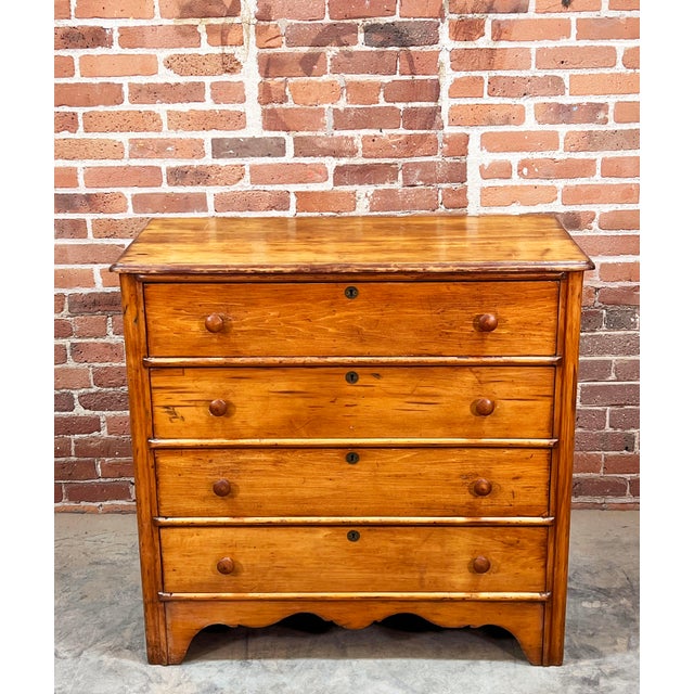 Mid 19th Century Antique 19th Century Cottage Pine Chest of Drawers With Scalloped Apron For Sale - Image 5 of 10