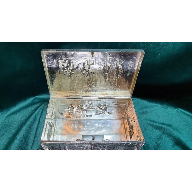Silver Box with Lockable Lid & 19th Century Gilt Interior from Georg Roth & Co Hanau, 1700s For Sale - Image 12 of 17
