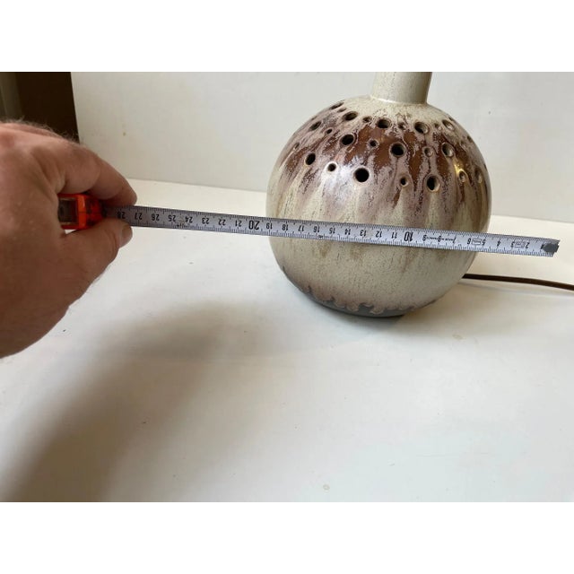 Scandinavian Spherical Modern Ceramic Table Lamp, 1970s For Sale - Image 9 of 11