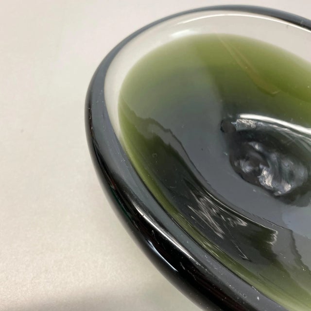 1970s Large Sculptural Murano Glass Shell Ashtray, Italy, 1970 For Sale - Image 5 of 18