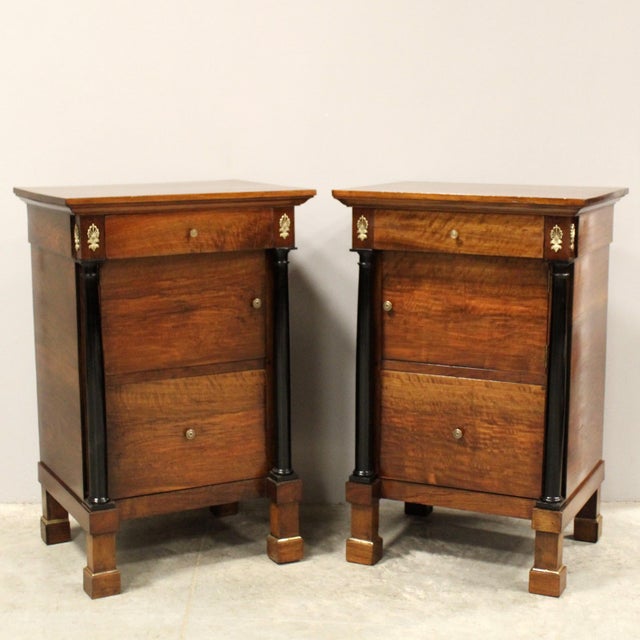 Italian Empire Bedside Tables in Walnut, 1800s, Set of 2 For Sale - Image 12 of 12