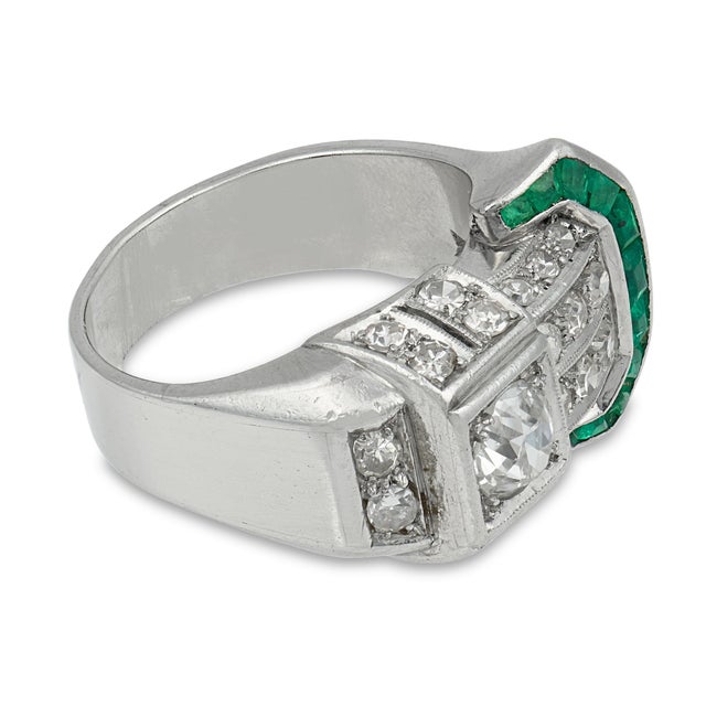 1930s Art Deco Diamond Emerald Platinum Buckle Ring, Size 6 For Sale - Image 4 of 6