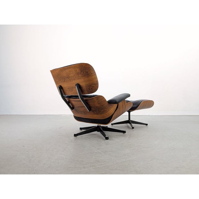 Set of Lounge Chair and Ottoman in Palisander by Charles and Ray Eames for Herman Miller For Sale - Image 6 of 18