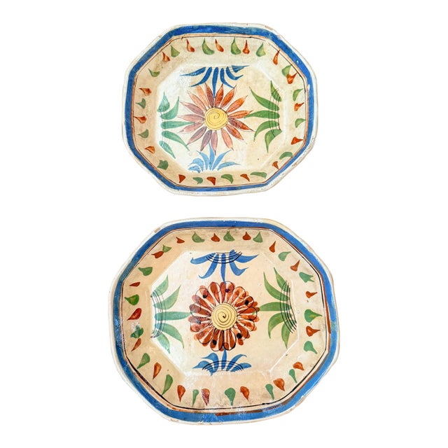 Vintage Cream Mexican Tlaquepaque Folk Art Pottery Nesting Bowls, Set of 2 For Sale