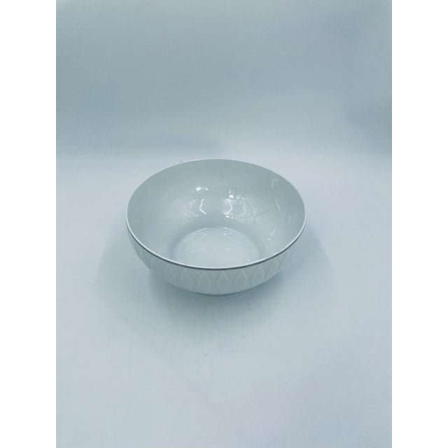 A bowl from the renowned Thomas Germany manufacturer, part of the prestigious Rosenthal group, from the 1960s and 1970s....