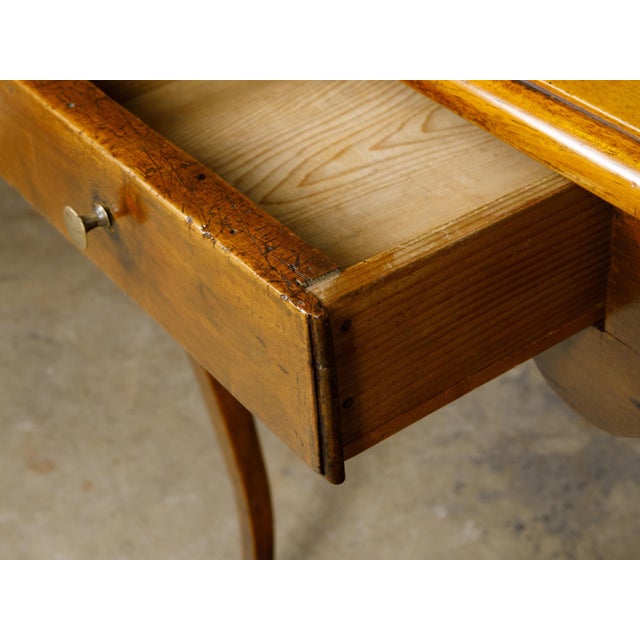 French Louis XV Style Walnut Side table with Scalloped Apron and Single Drawer For Sale - Image 9 of 12