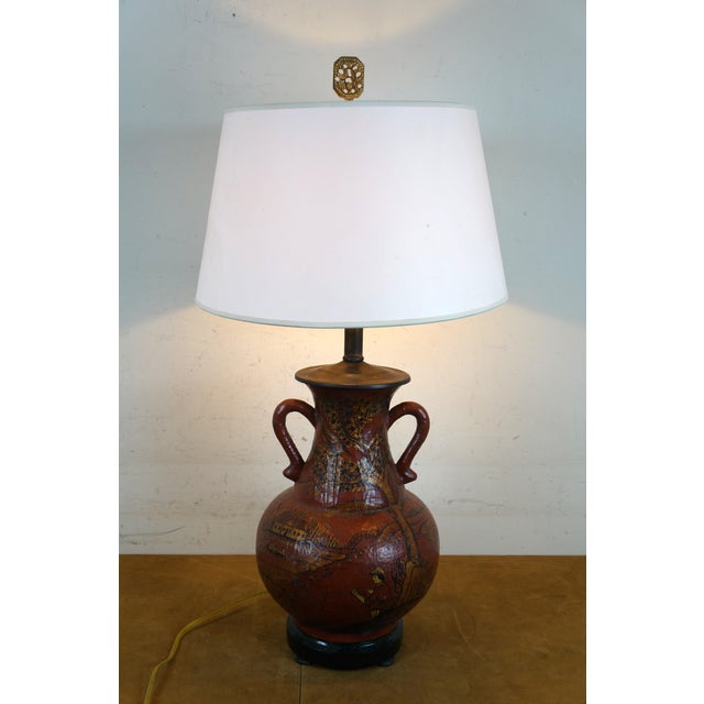 Maitland - Smith 1990s Maitland Smith Red Coromandel Lacquer Chinoiserie Urn Table Lamp For Sale - Image 4 of 11