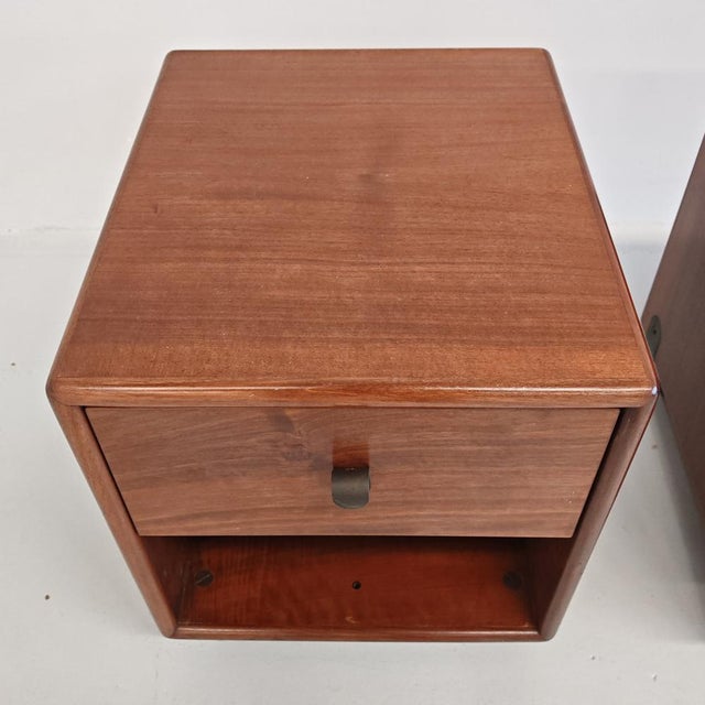 Vintage Walnut Bedside Tables with Casters by Fabio Lenci for Bernini, 1970s, Set of 2 For Sale - Image 14 of 18