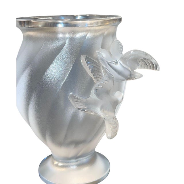 French Set of Four Lalique Frosted Crystal Pieces Rosine Vase & Sparrows. Late 20th C. For Sale - Image 3 of 10
