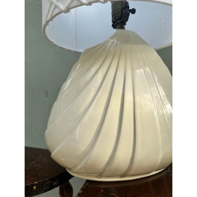 Mid-Century Modern Vintage 1960s White Ceramic Shell Table Lamp — Custom Boho Shade, Coastal Hollywood Regency, Rewired For Sale - Image 3 of 7