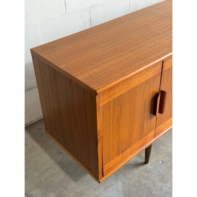 1960s Teak Credenza Sideboard Large Wooden Storage Console Mid-Century Modern 1960s For Sale - Image 5 of 10