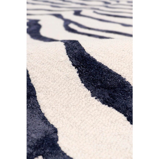 Transitional Edgy Hand-Tufted Ivory Area Rug- 5' 0'' X 8' 0'' For Sale - Image 3 of 5