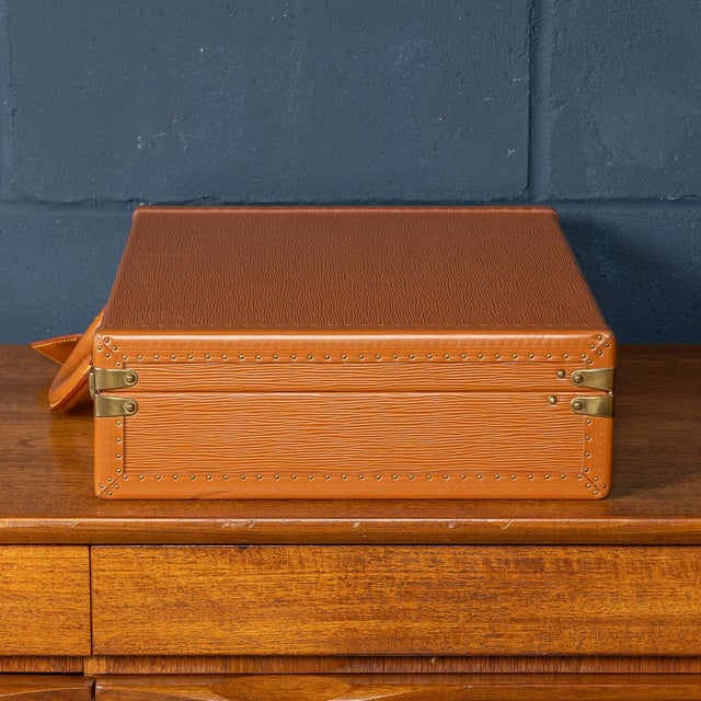 1990s 20th Century Presidential Briefcase in Orange Epi Leather from Louis Vuitton, France, 1993 For Sale - Image 5 of 18